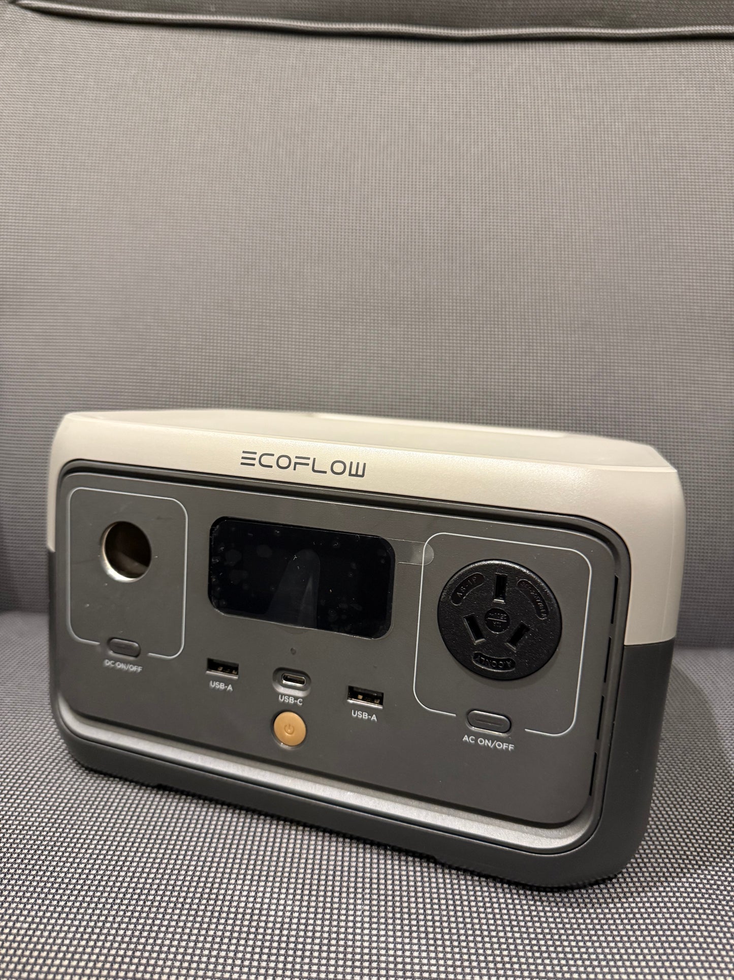 Portable power station