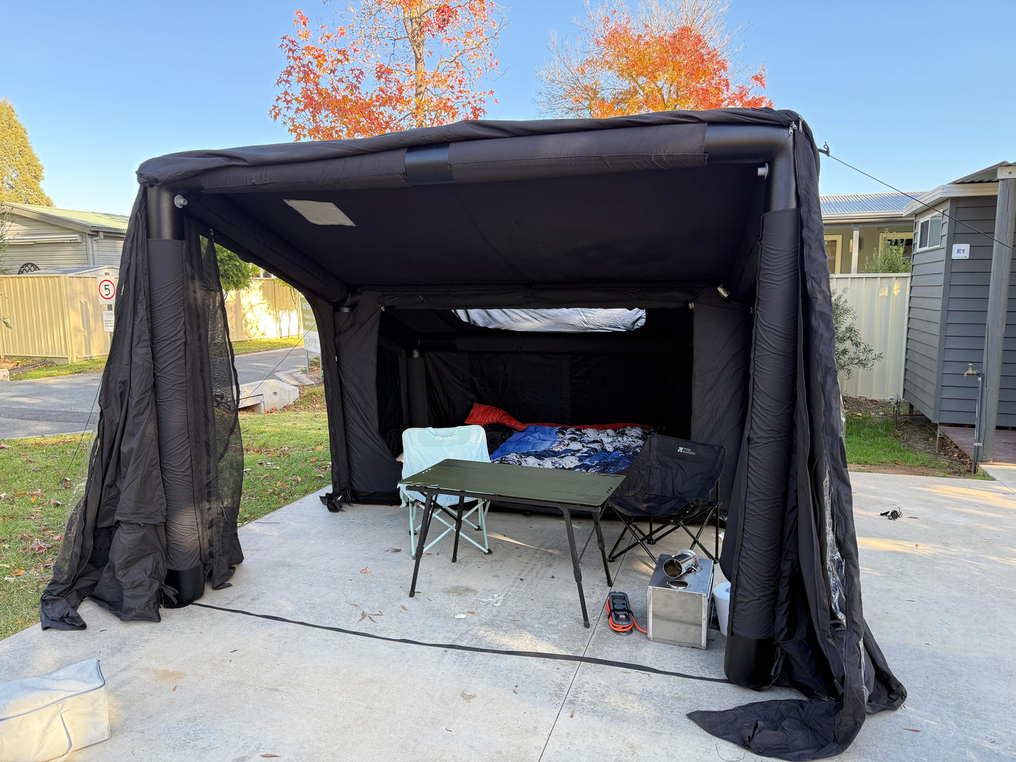 B #2 people inflatable tent with 1 living room