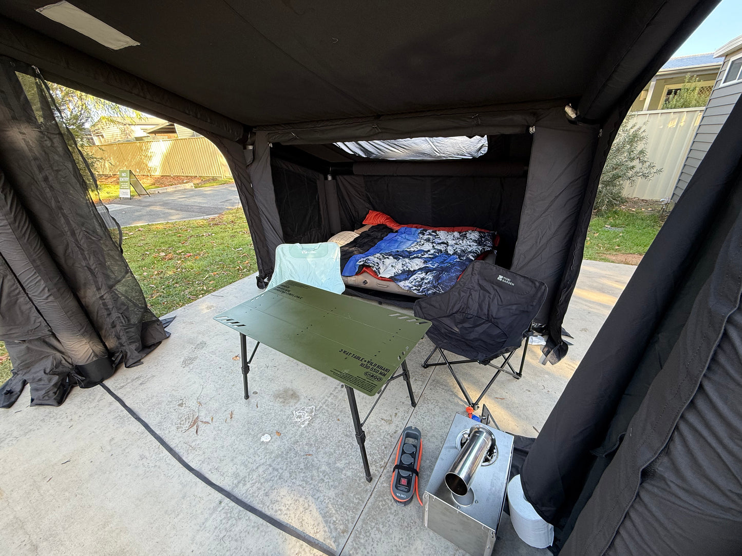 B #2 people inflatable tent with 1 living room
