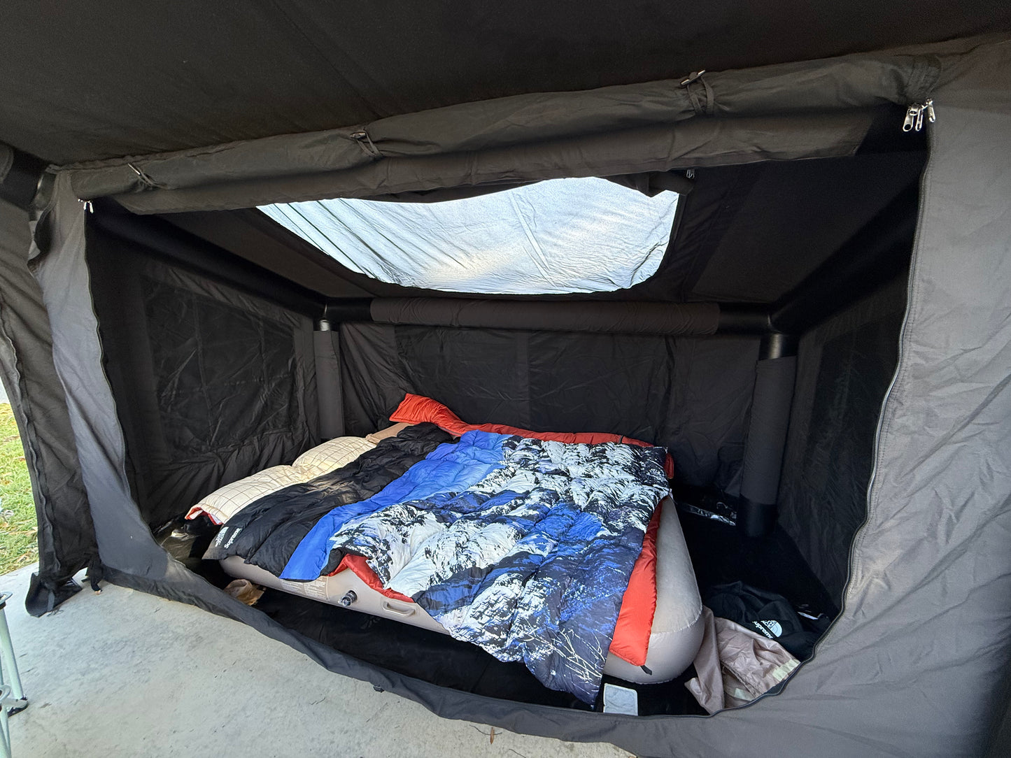 B #2 people inflatable tent with 1 living room